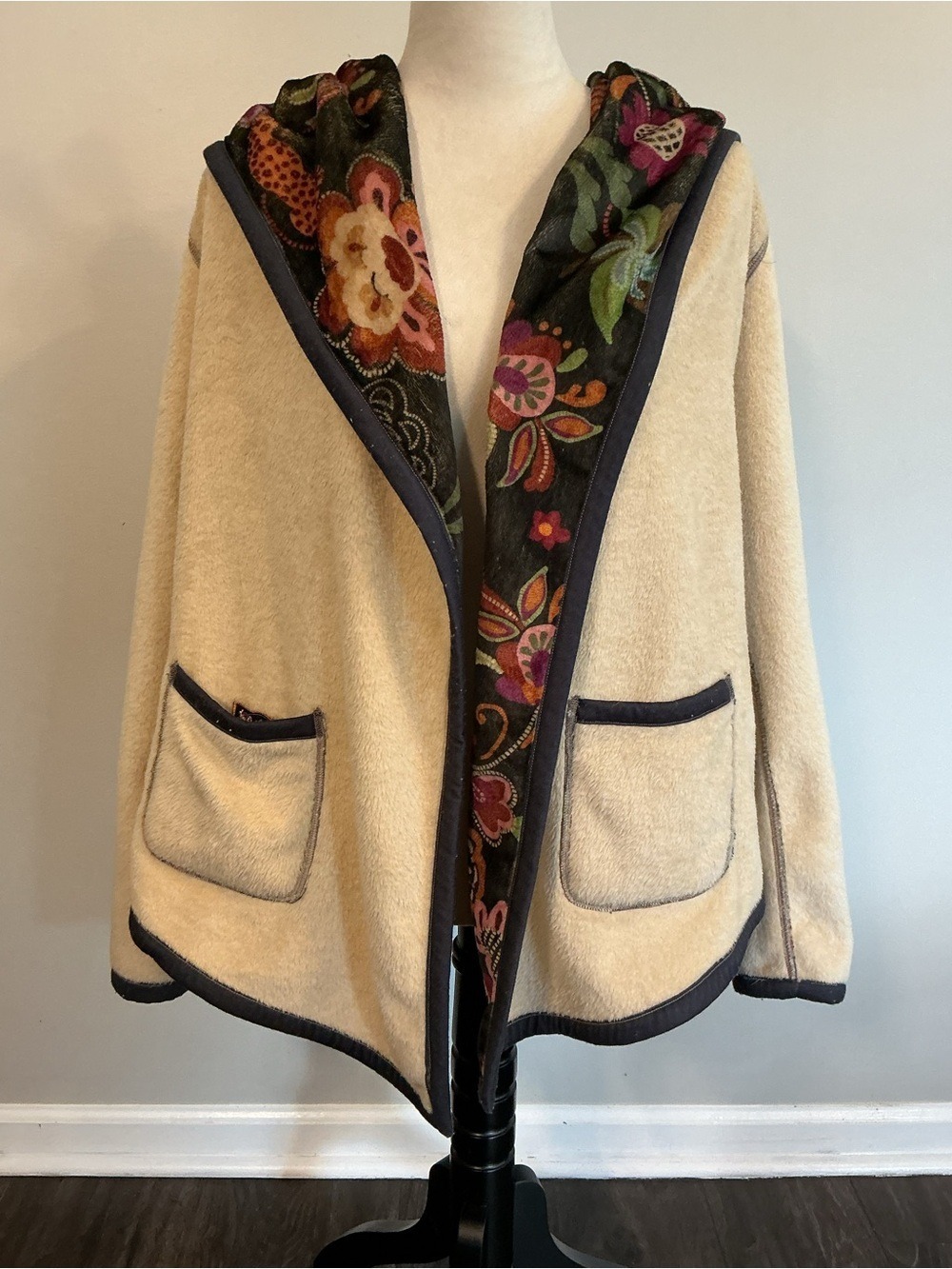 Johnny Was Joan Reversible Super Soft Sherpa Hooded Jacket - Picture 6 of 16